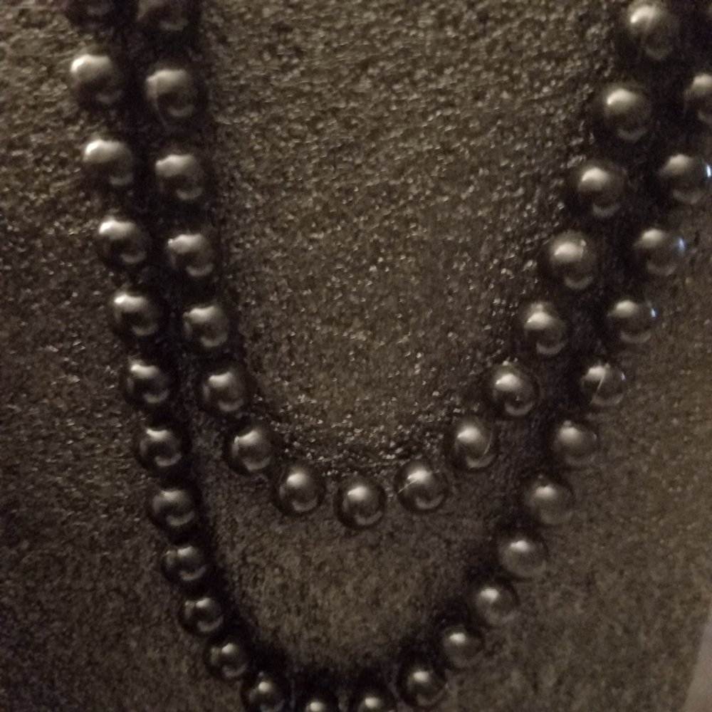 NECKLACE MADE WITH BLACK BEADS
